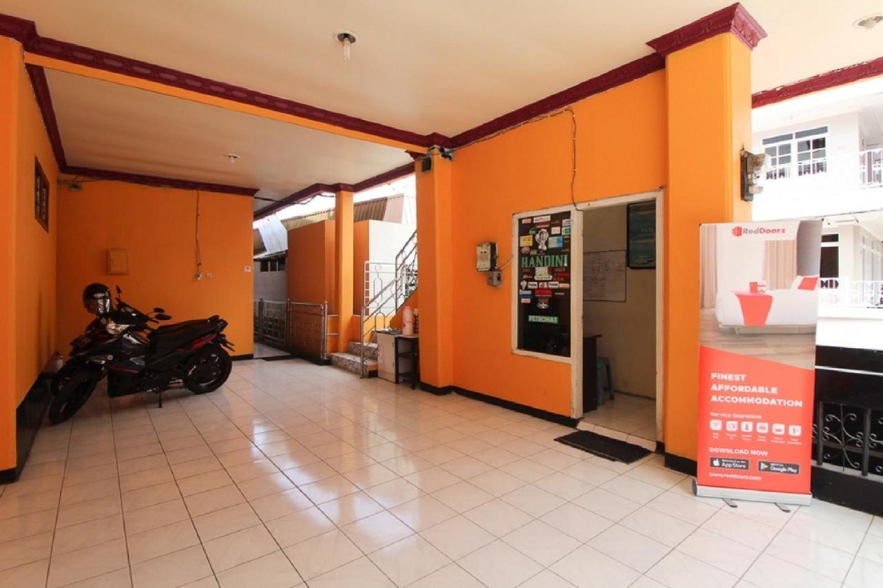 RedDoorz near Sarangan Lake Magetan Buitenkant foto